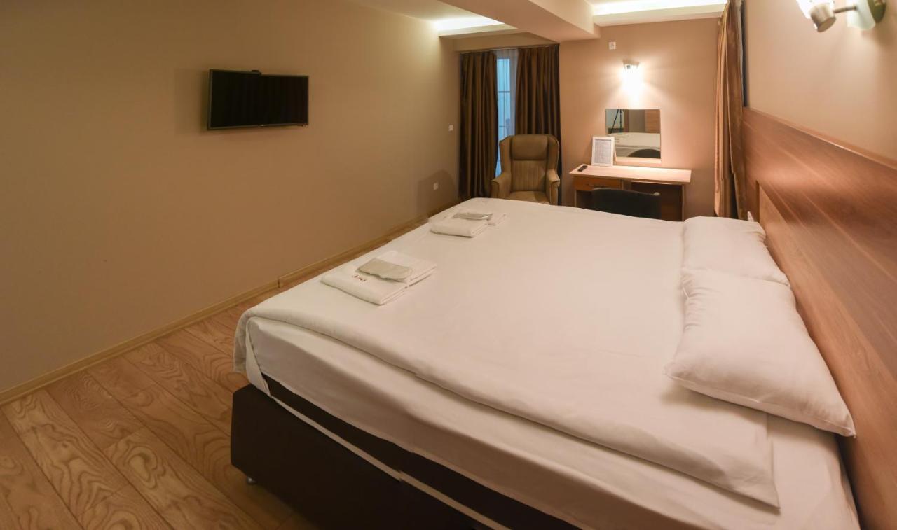 Hotel Imperial ストルガ エクステリア 写真